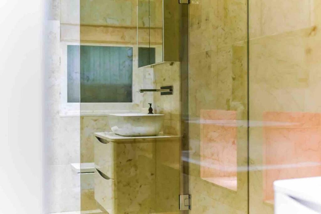 Luxury Modern Apartment London Bagian luar foto
